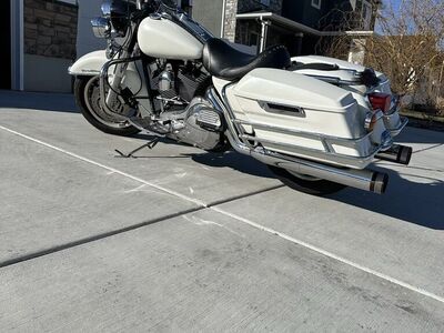 2004 Harly Davidson POLICE ROAD KING FLHPI