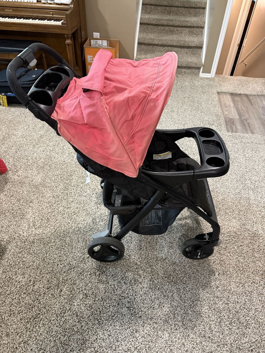 Graco click connect stroller. Pink and Black Child Stroller with Canopy and Storage Basket