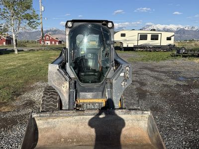2018 John Deere 320 E skid steer