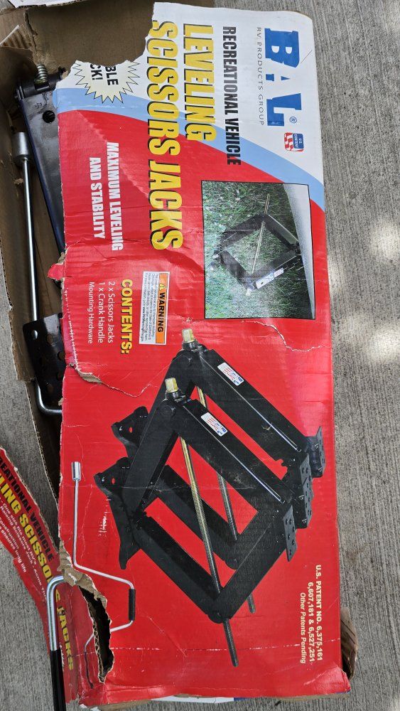 BAL 24002C Recreational Vehicle Leveling Scissor Jacks - Max Stability, New Condition