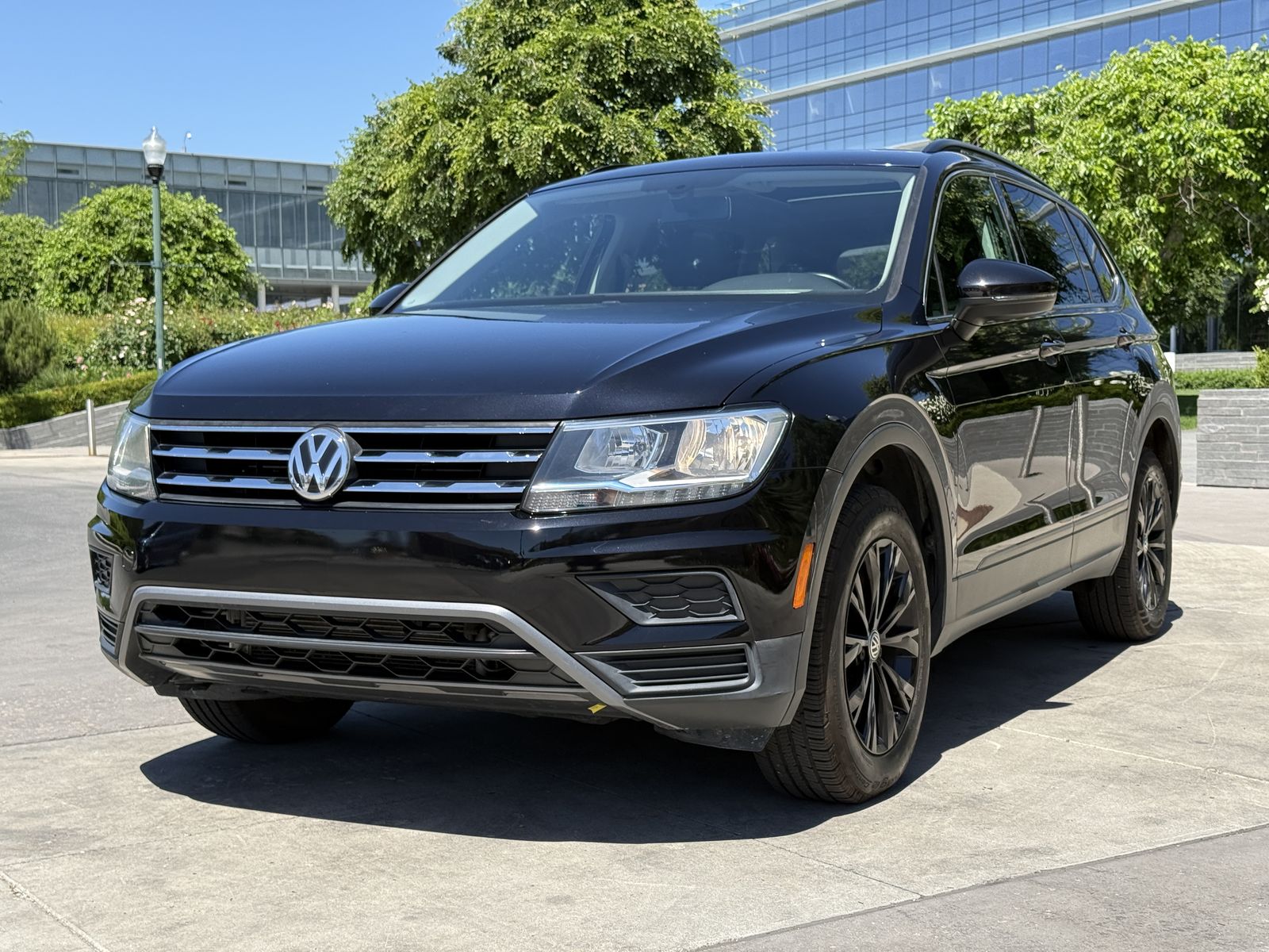 2019 Volkswagen Tiguan SEL R-Line Jet-Black 4Motion