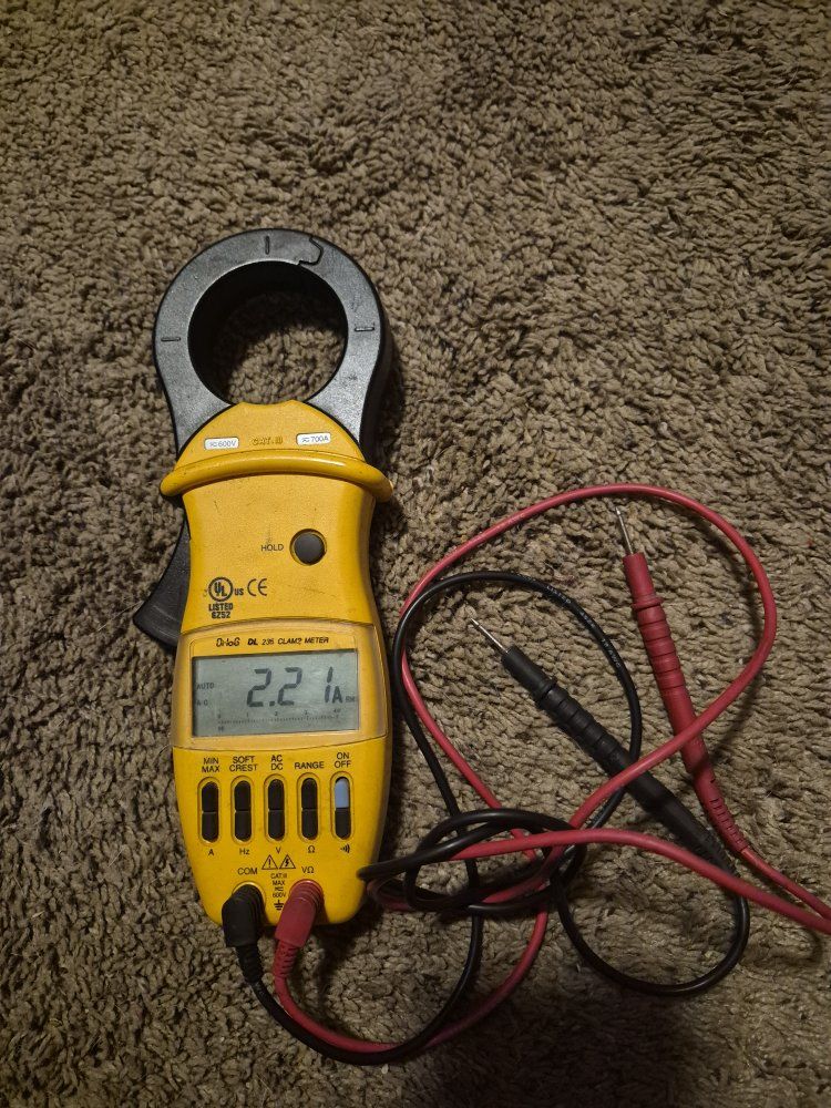Digital clamp meter