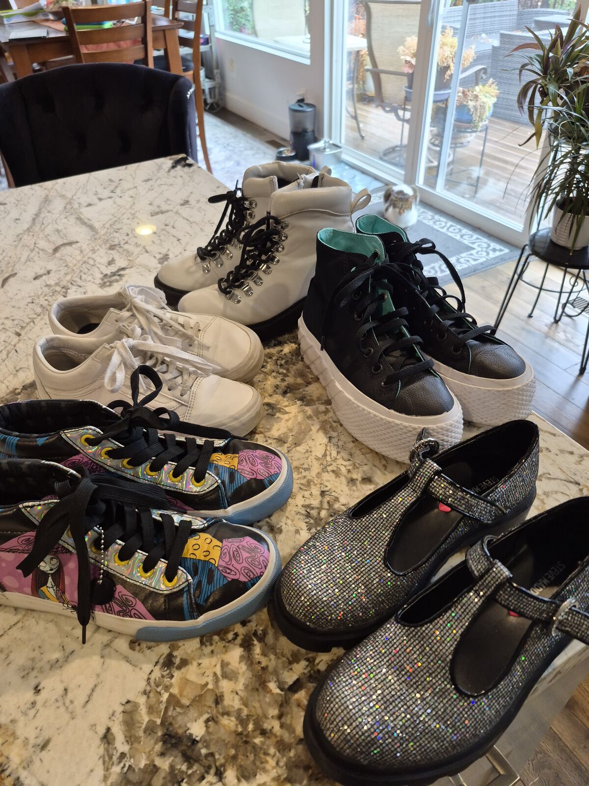Girls shoes. Converse,Vans,Steve Madden,etc.