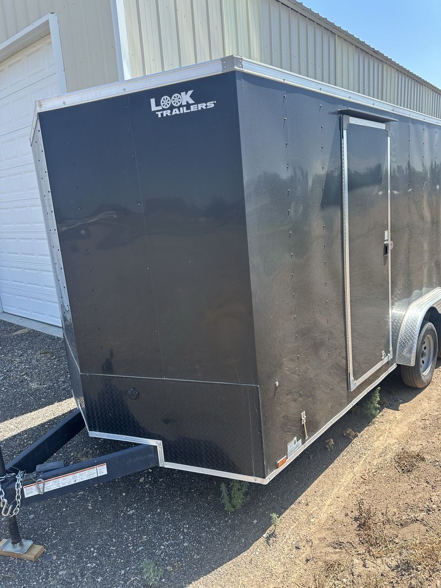 2021 Look 16ft V nose enclosed trailer ( Pending sale )
