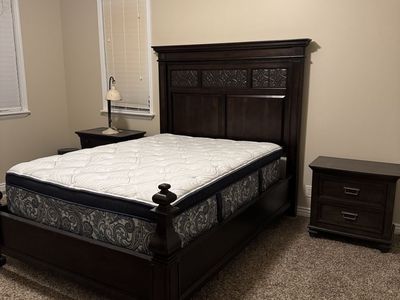 Like New Paula Deen Queen Bedroom Set