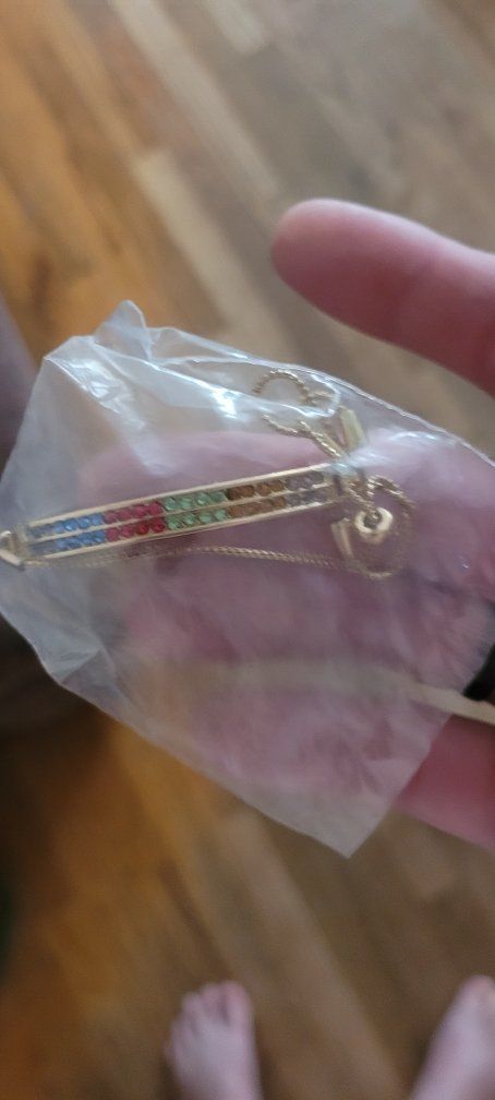 Gold Tone Bar adjusable bracelet with Colorful Rhinestones - New, Unworn