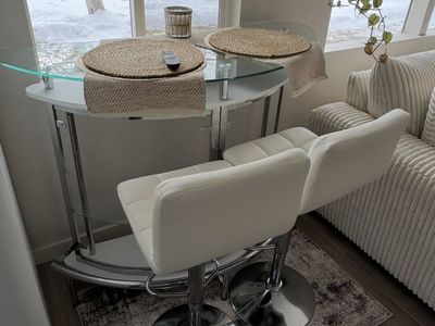 Dining/Bar Table With chairs