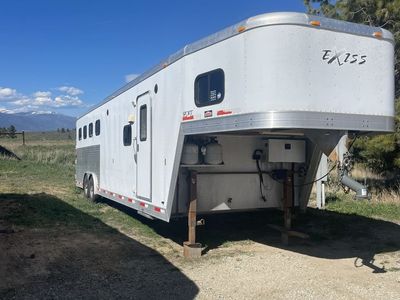 2007 4 Horse Exiss With Living Quarters