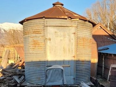 Grain bin