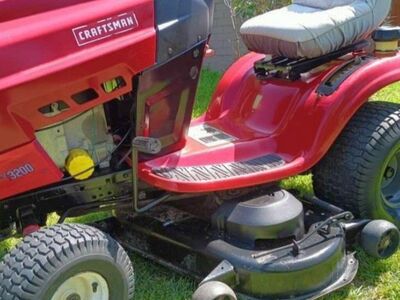 Im looking for unwanted riding lawn mowers for par