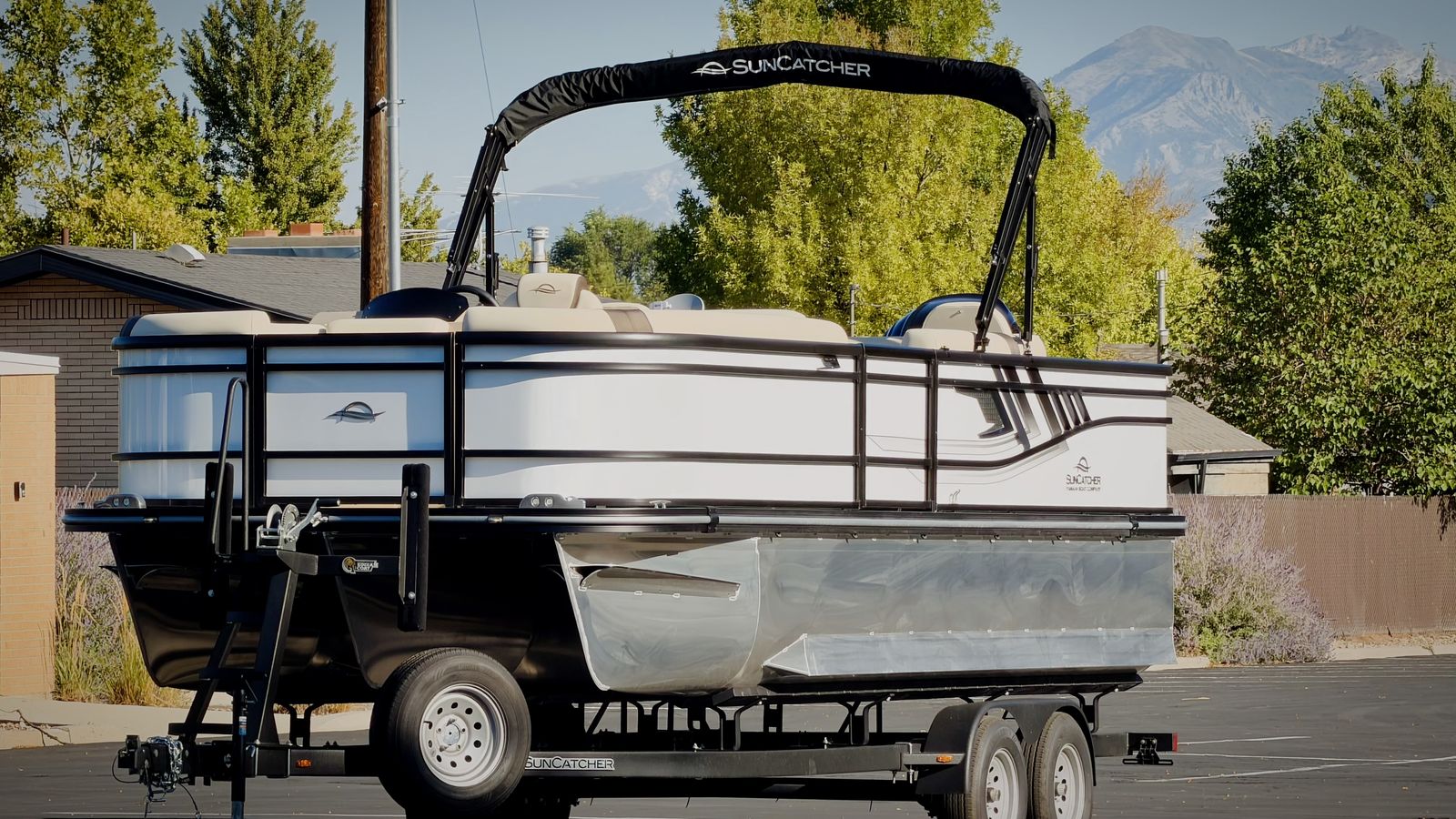 BRAND NEW 2027 SUNCATCHER SELECT 322RF Pontoon Boat  – 250 HP YAMAHA V MAX SHO