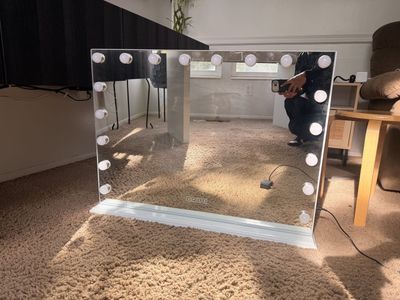Vanity mirror