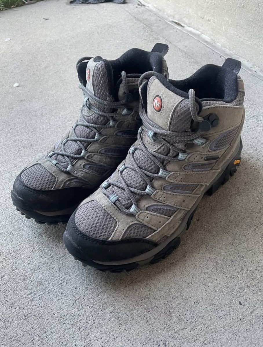 Merrell Women's Moab 2 Mid Waterproof Hiking Boots