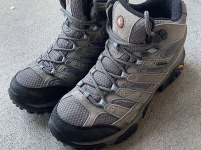 Merrell Women's Moab 2 Mid Waterproof Hiking Boots