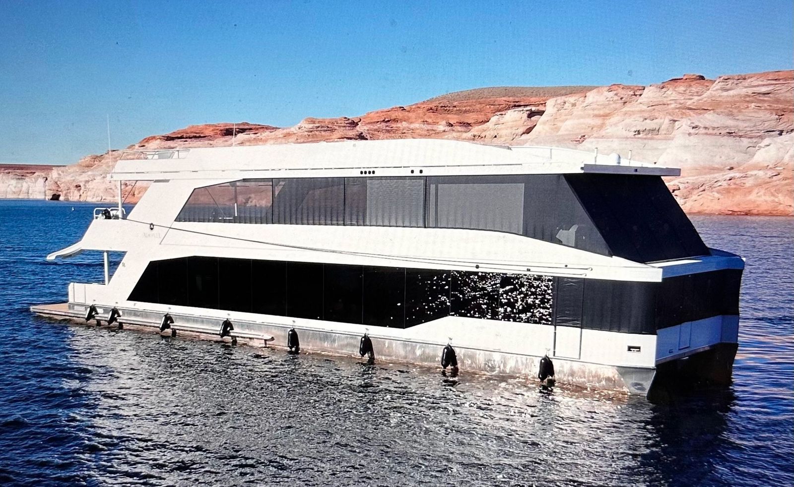 Gorgeous 2025 Adonia Houseboat Artemis Antelope Point Marina July 26-Aug 1 Share 9 w/ offseason week Sept 6-12, 2026