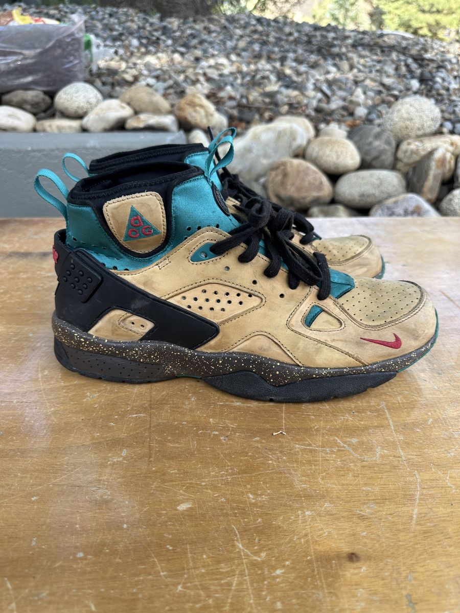 Nike ACG Air Mowabb Huarache Escape Mid Hiking Trail Shoes Men's size 12.5
