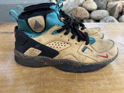 Nike ACG Air Mowabb Huarache Escape Mid Hiking Trail Shoes Men's size 12.5
