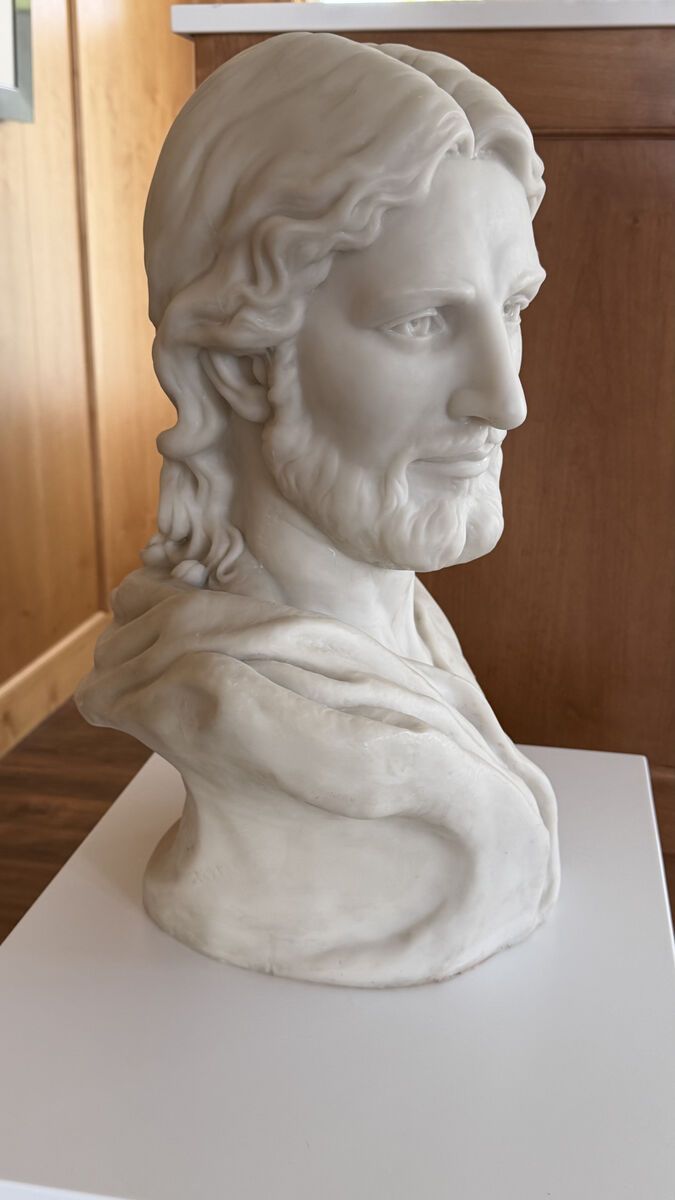 Estate sale - Messiah sculpture in white marble by DJ Bawden
