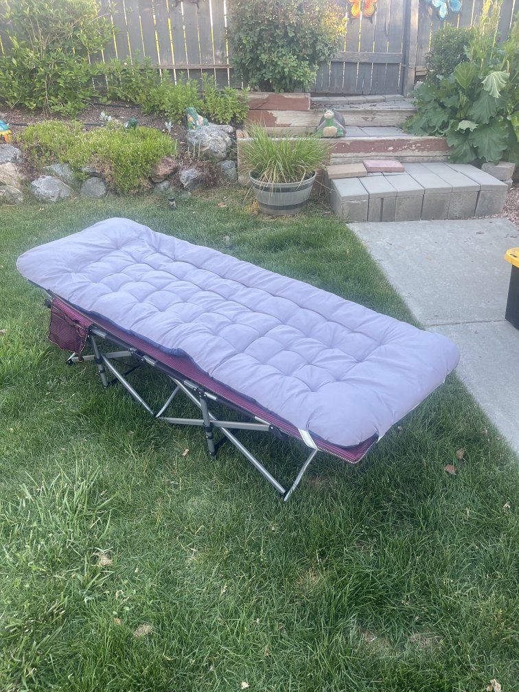 2 Portable Camping Cot with Removable Mattress Pad - Outdoor Folding Bed Guest Sleeping Cot