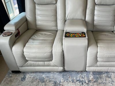 Cheer leather match power loveseat LN