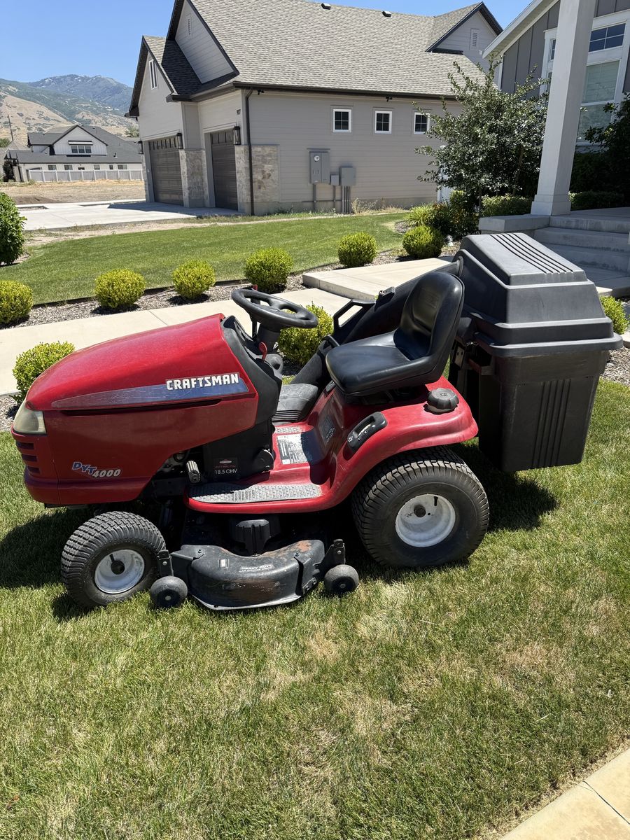 Craftsman DYT 4000 riding lawn mower