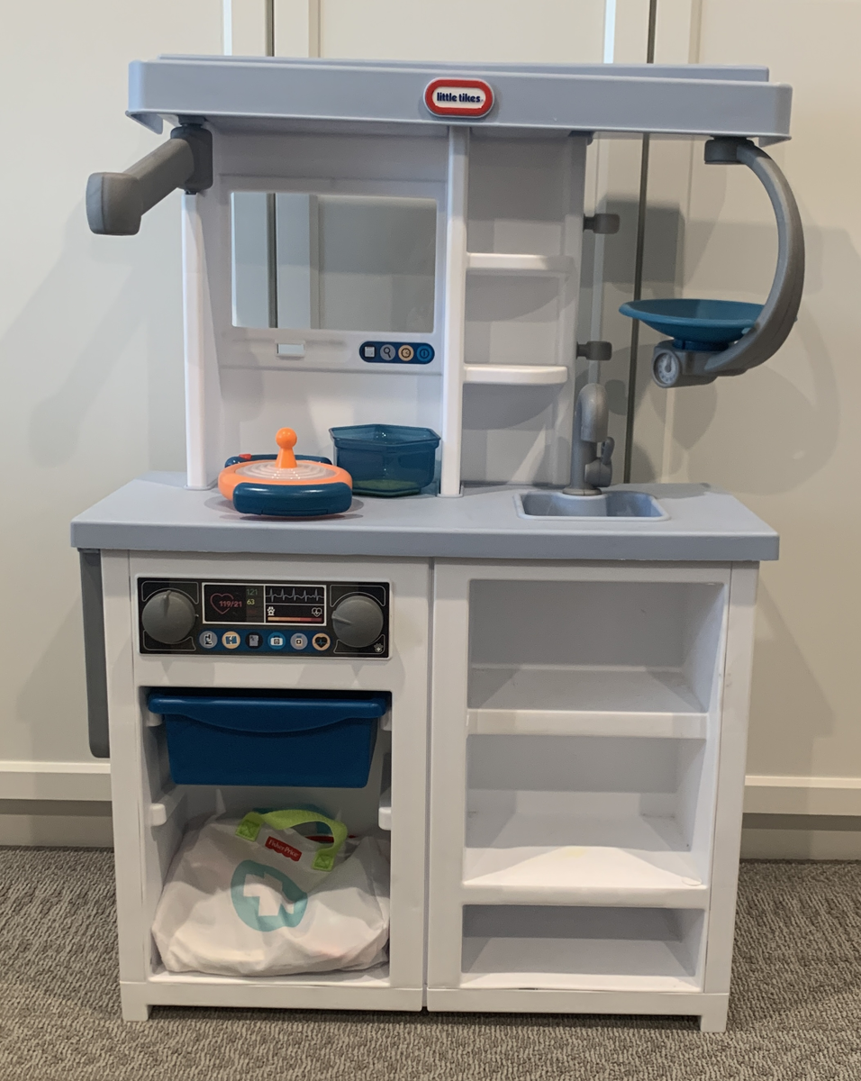 Little Tikes vet clinic playset