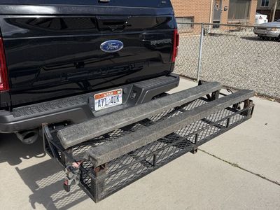 Standup jet ski tow hitch rack