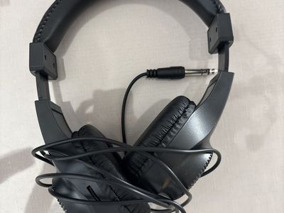 Guitar amp headphones