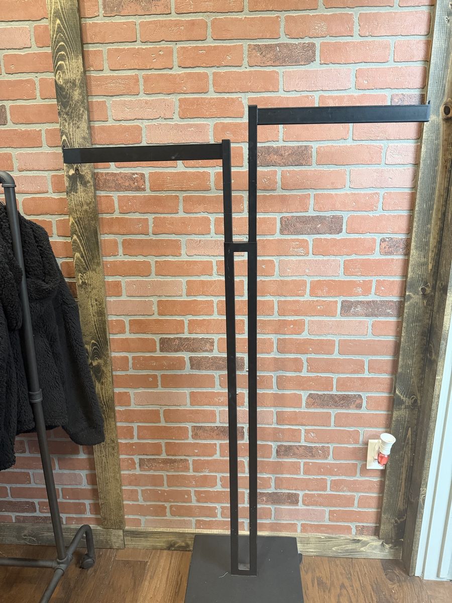Clothing rack