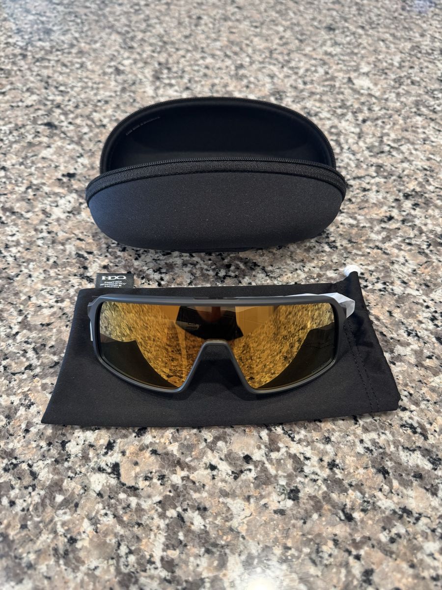 Oakley Sutro Matte Carbon - Unisex