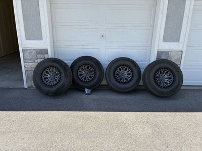 Fuel Wheels & Toyo AT3 Tires