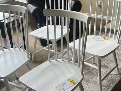 Palmetto Heights white dining chairs