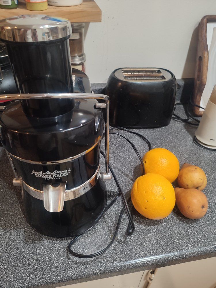 Juicer machine. Jack la Lane power juicer.