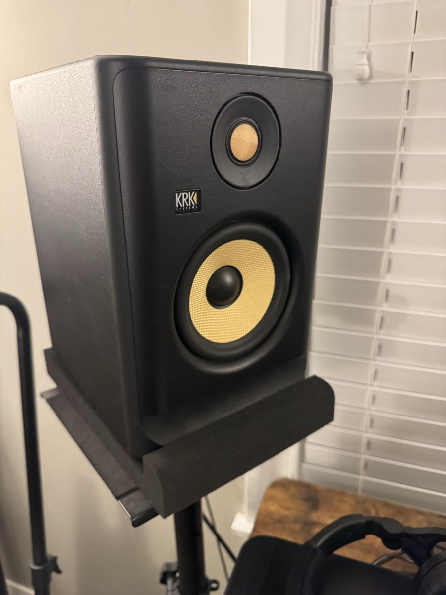 KRK RP5 Rokit G4 Studio Monitors (with stands)