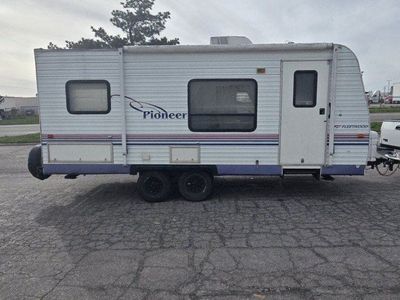 2005 Fleetwood Pionner M-18T6