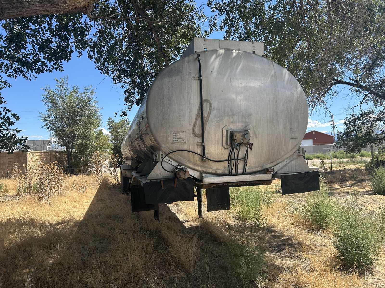 ALUMINUM TANKER TRAILER