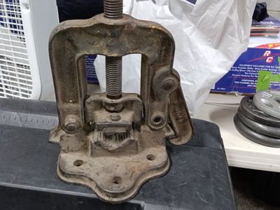 Vintage Collectible Tool Pipe Vise Works Great!