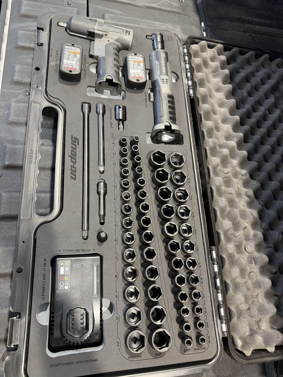 Snap on impact/ratchet set
