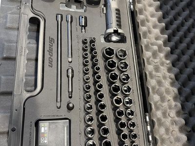 Snap on impact/ratchet set