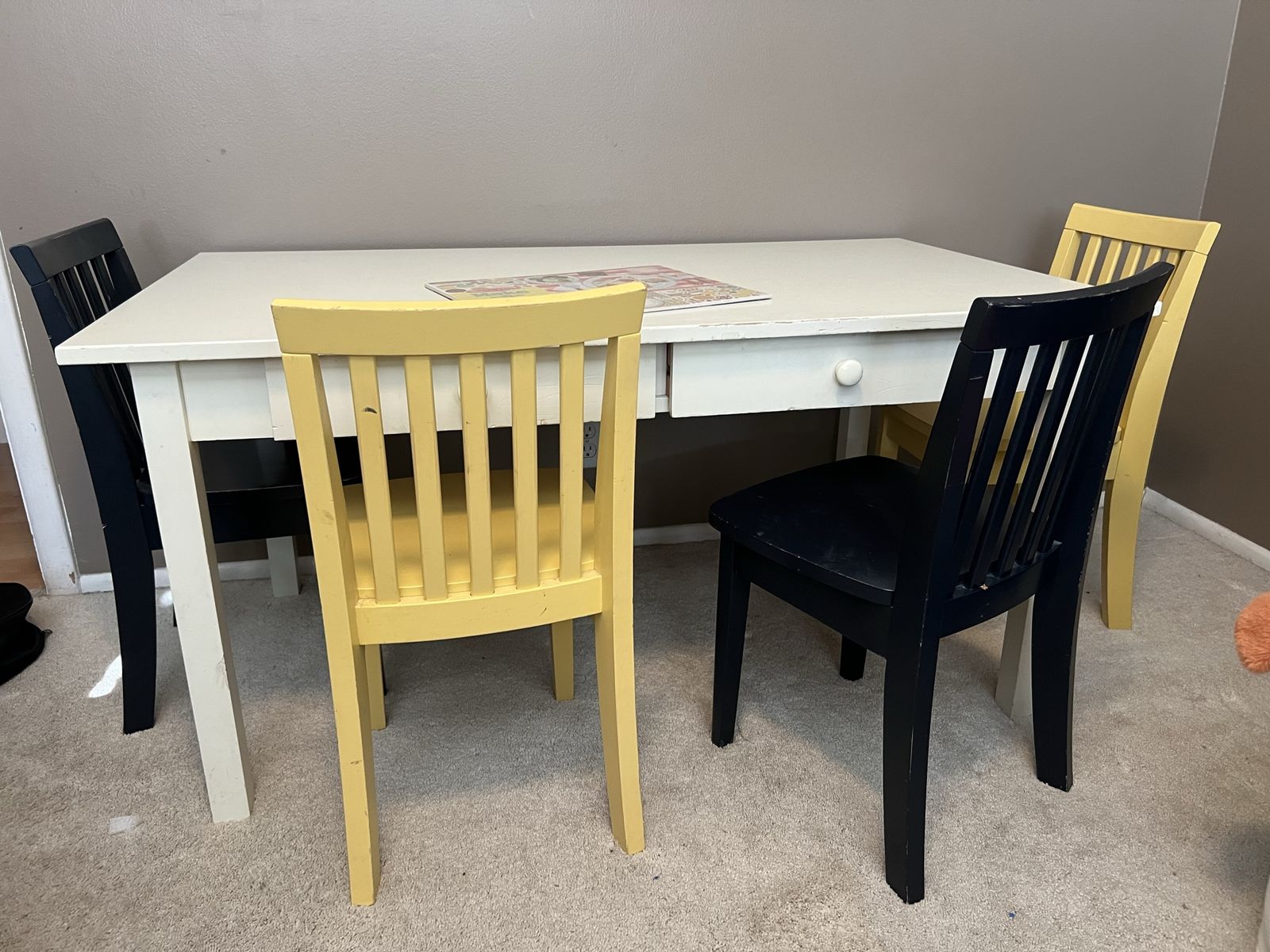 Pottery Barn Kids Carolina Craft Table & 4 Chairs