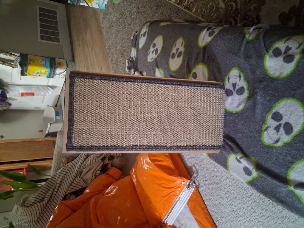 New 16x7" cat scratcher wood and rope