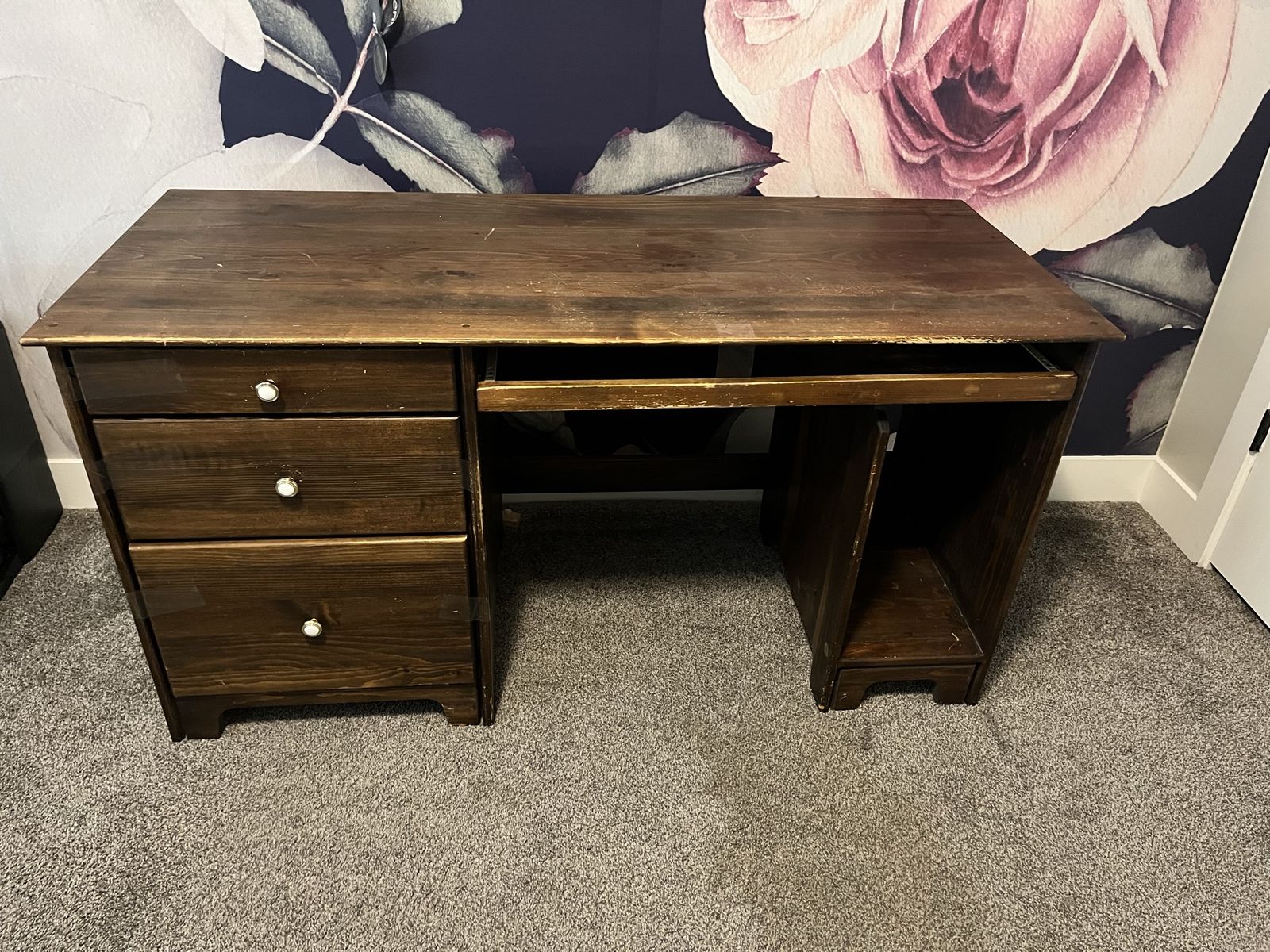 Free - Computer desk