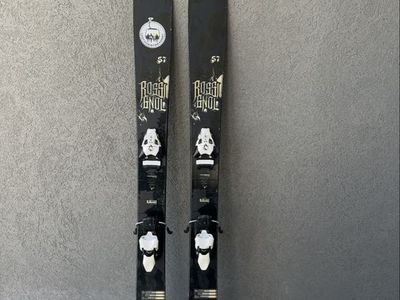 Rossignol S7 downhill skis, with bindings. Good condition! Length 178.