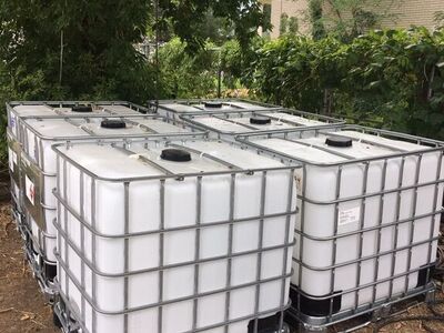 275 Gallon Water Storage Container Tote