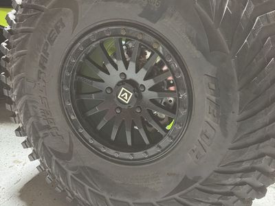 15” Valor wheels w/ 37”x 10” Obor Rocscrapers