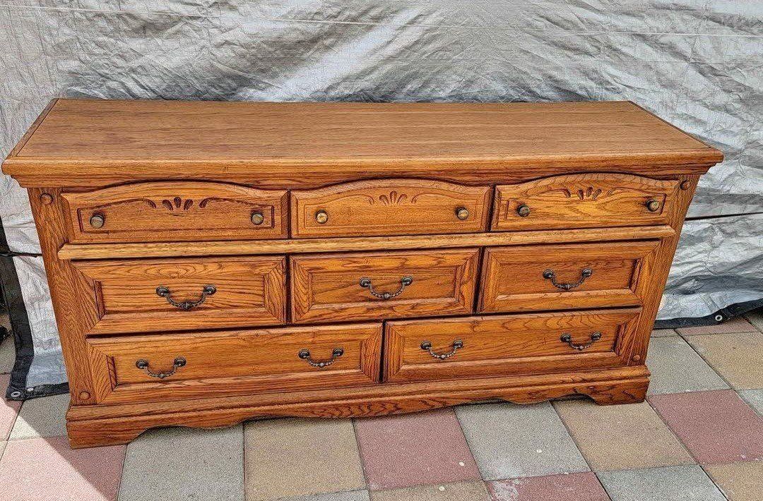 8 Drawer Dresser