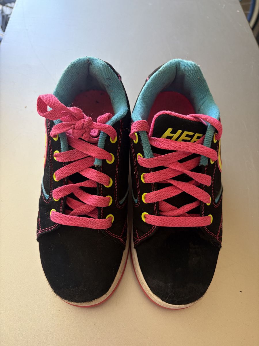Girl's Heelys size 2