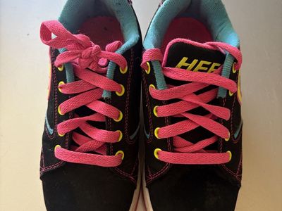 Girl's Heelys size 2