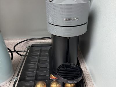 Nespresso Vertuo Next + pod drawer