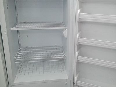 17 cf Manual Defrost Upright Freezer~90 Day Guarantee